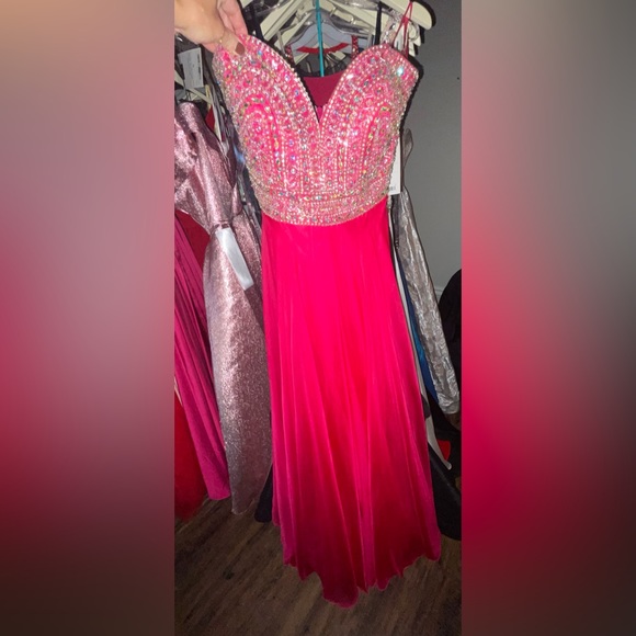 Pageant/Homecoming/Prom - Picture 14 of 16